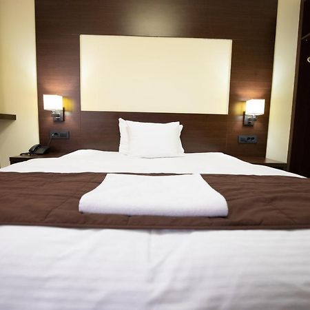 טוזלה Boutique Hotel Golden Star מראה חיצוני תמונה