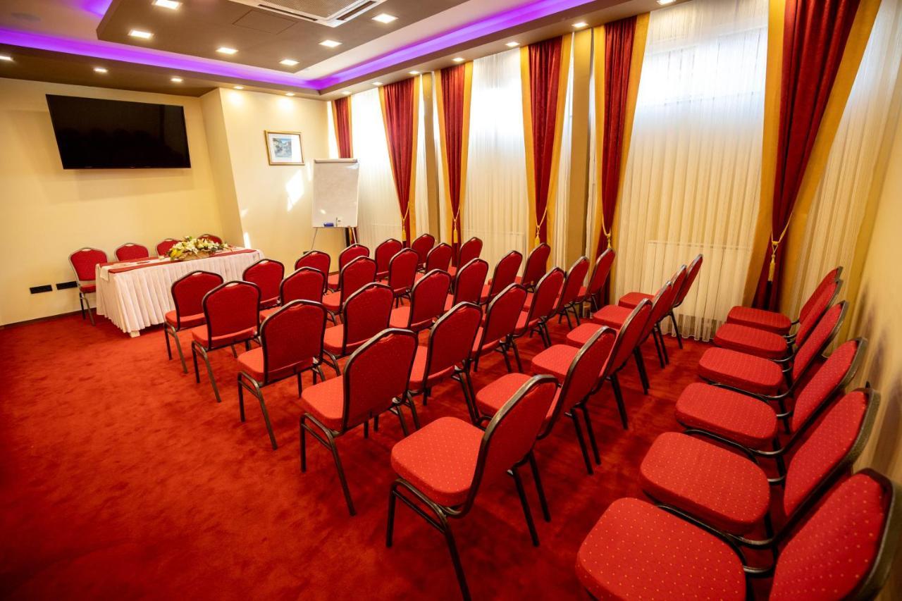 טוזלה Boutique Hotel Golden Star מראה חיצוני תמונה