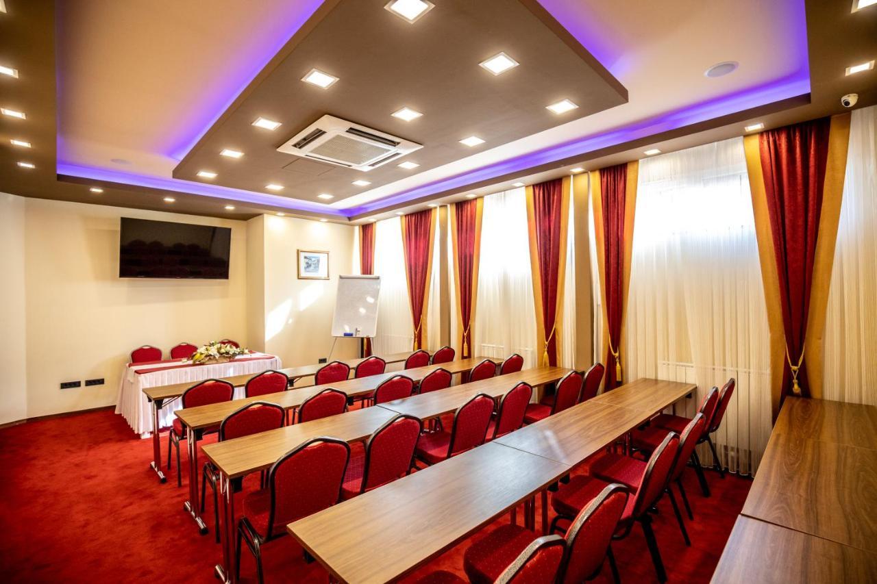 טוזלה Boutique Hotel Golden Star מראה חיצוני תמונה