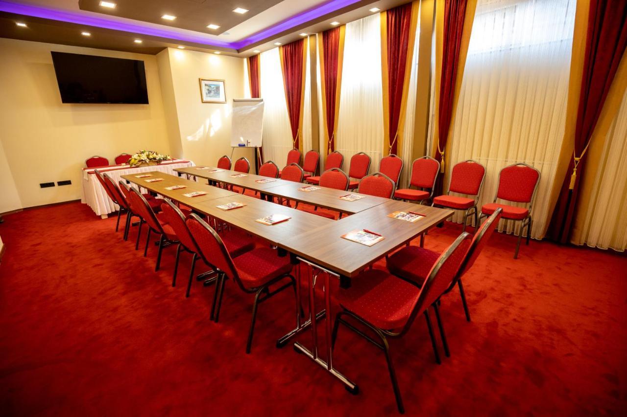טוזלה Boutique Hotel Golden Star מראה חיצוני תמונה