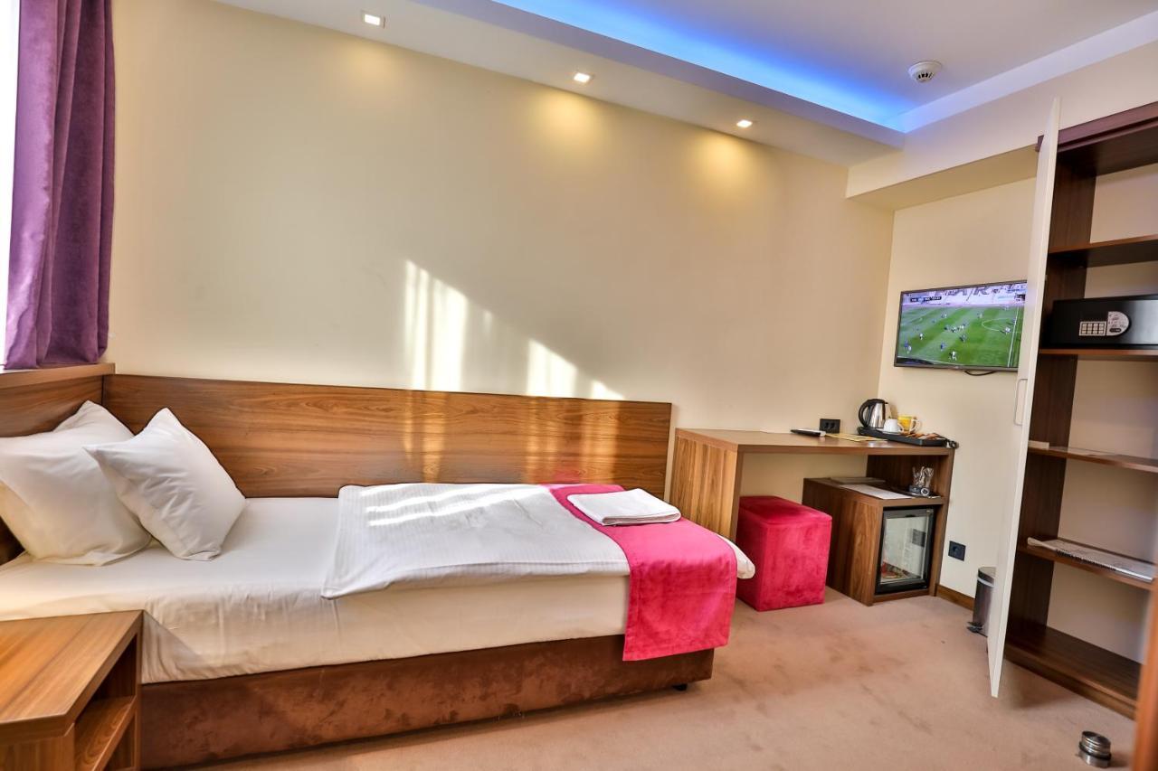 טוזלה Boutique Hotel Golden Star מראה חיצוני תמונה