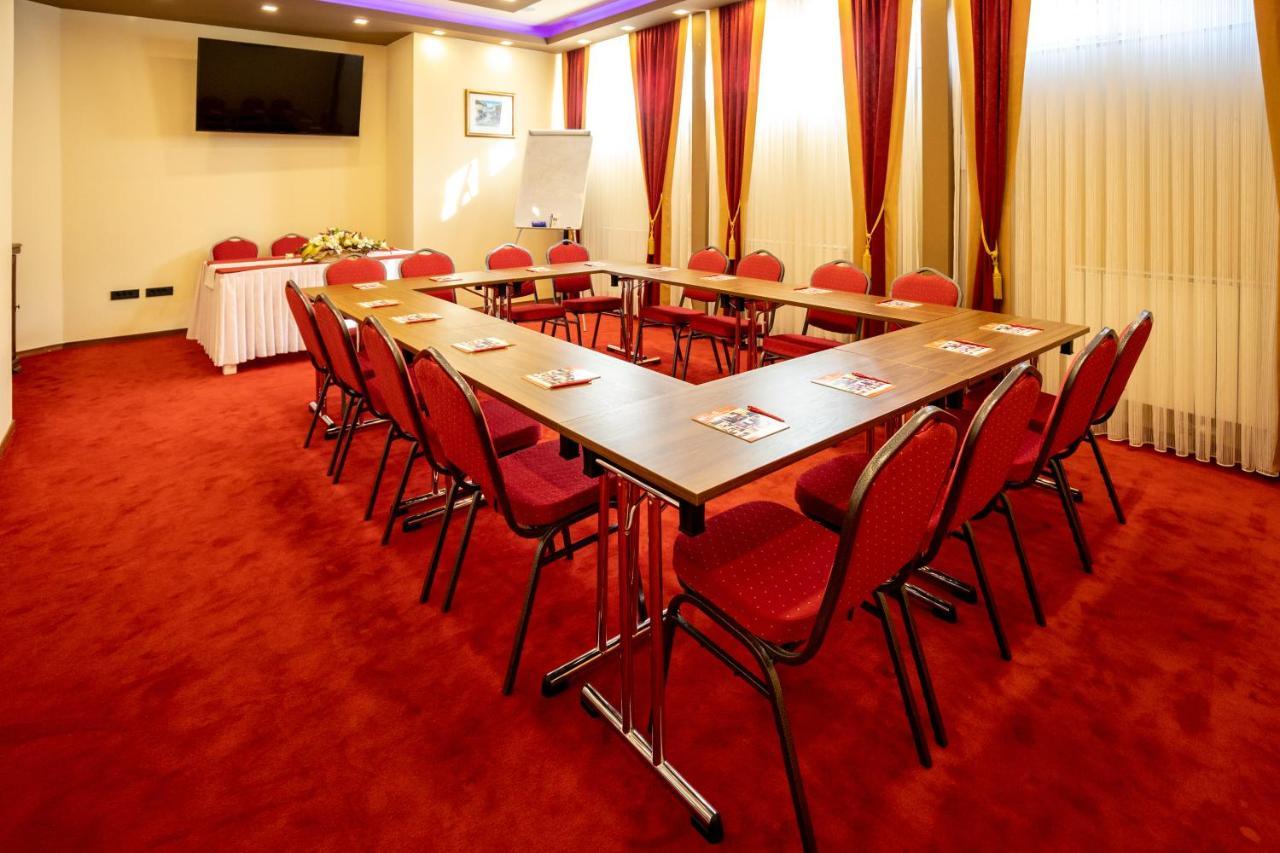 טוזלה Boutique Hotel Golden Star מראה חיצוני תמונה