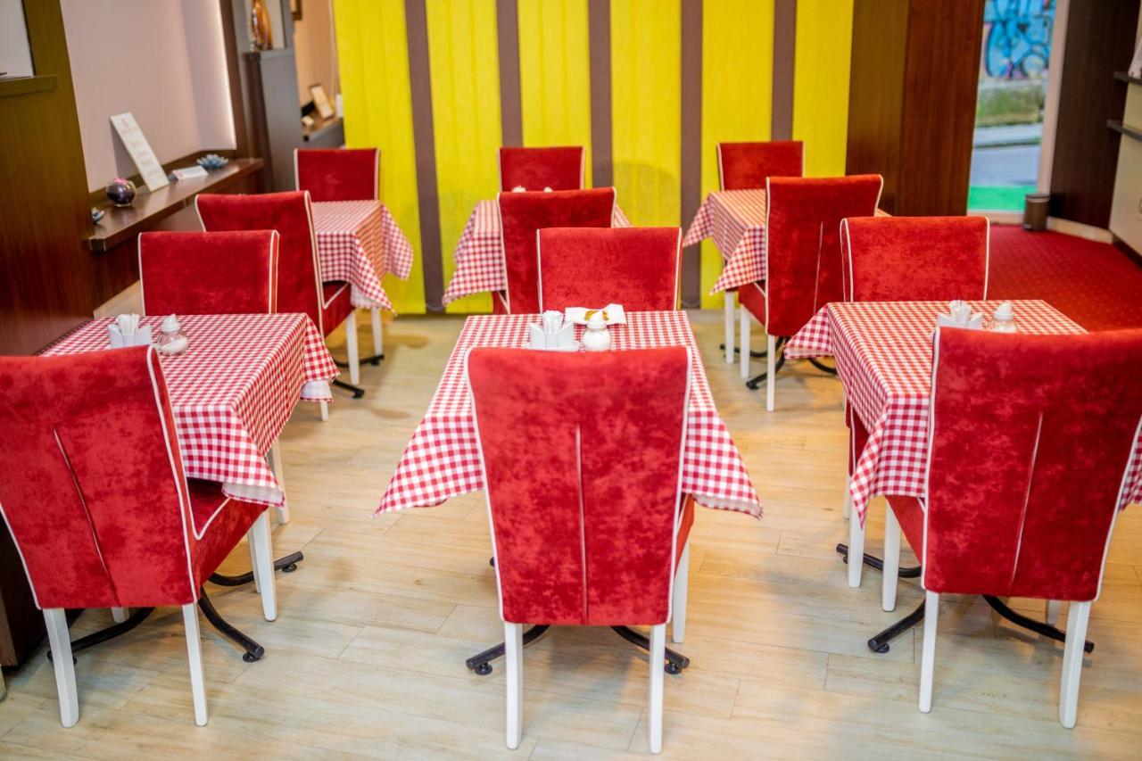 טוזלה Boutique Hotel Golden Star מראה חיצוני תמונה