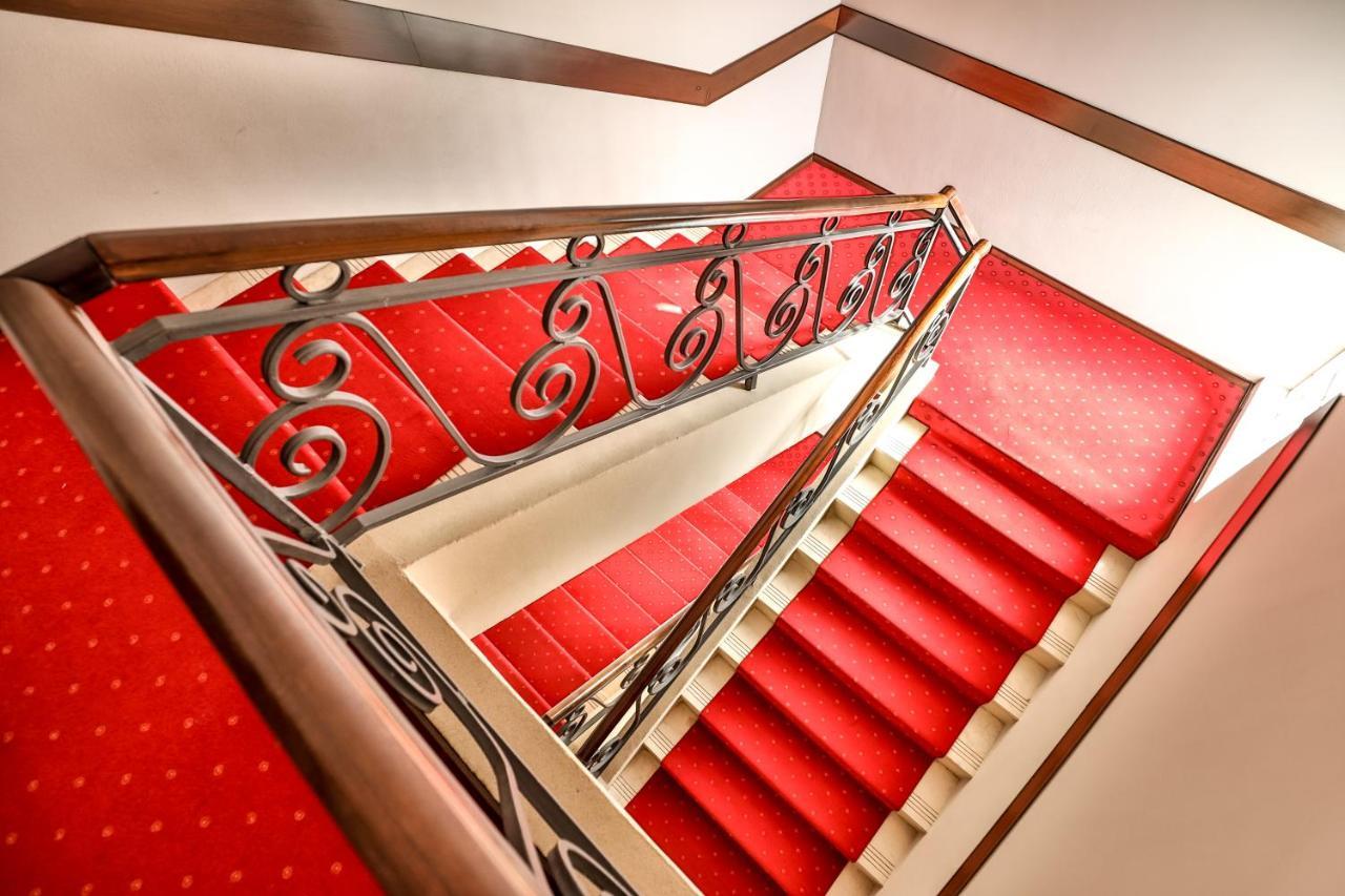 טוזלה Boutique Hotel Golden Star מראה חיצוני תמונה