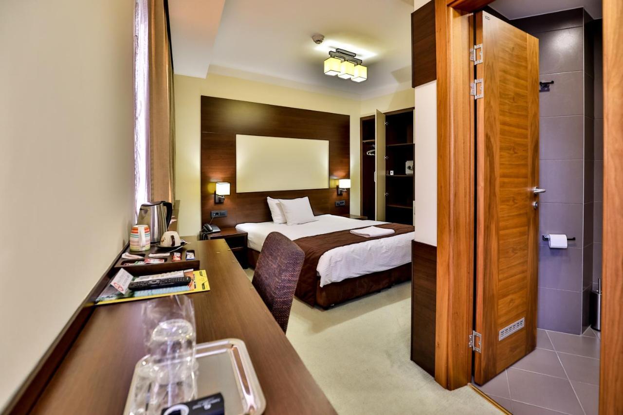 טוזלה Boutique Hotel Golden Star מראה חיצוני תמונה