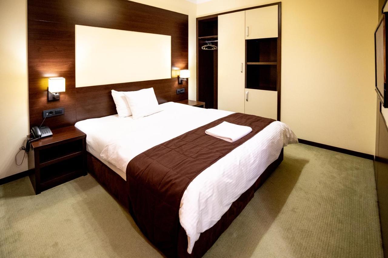 טוזלה Boutique Hotel Golden Star מראה חיצוני תמונה