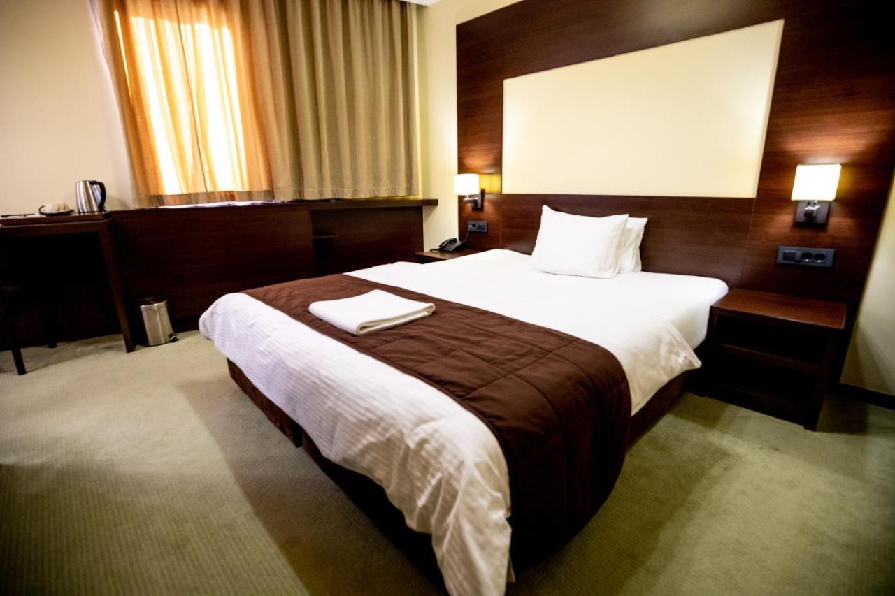 טוזלה Boutique Hotel Golden Star מראה חיצוני תמונה