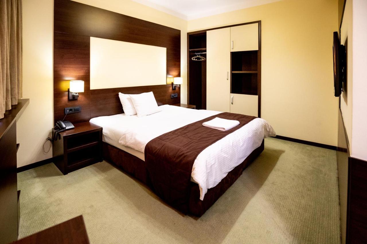טוזלה Boutique Hotel Golden Star מראה חיצוני תמונה